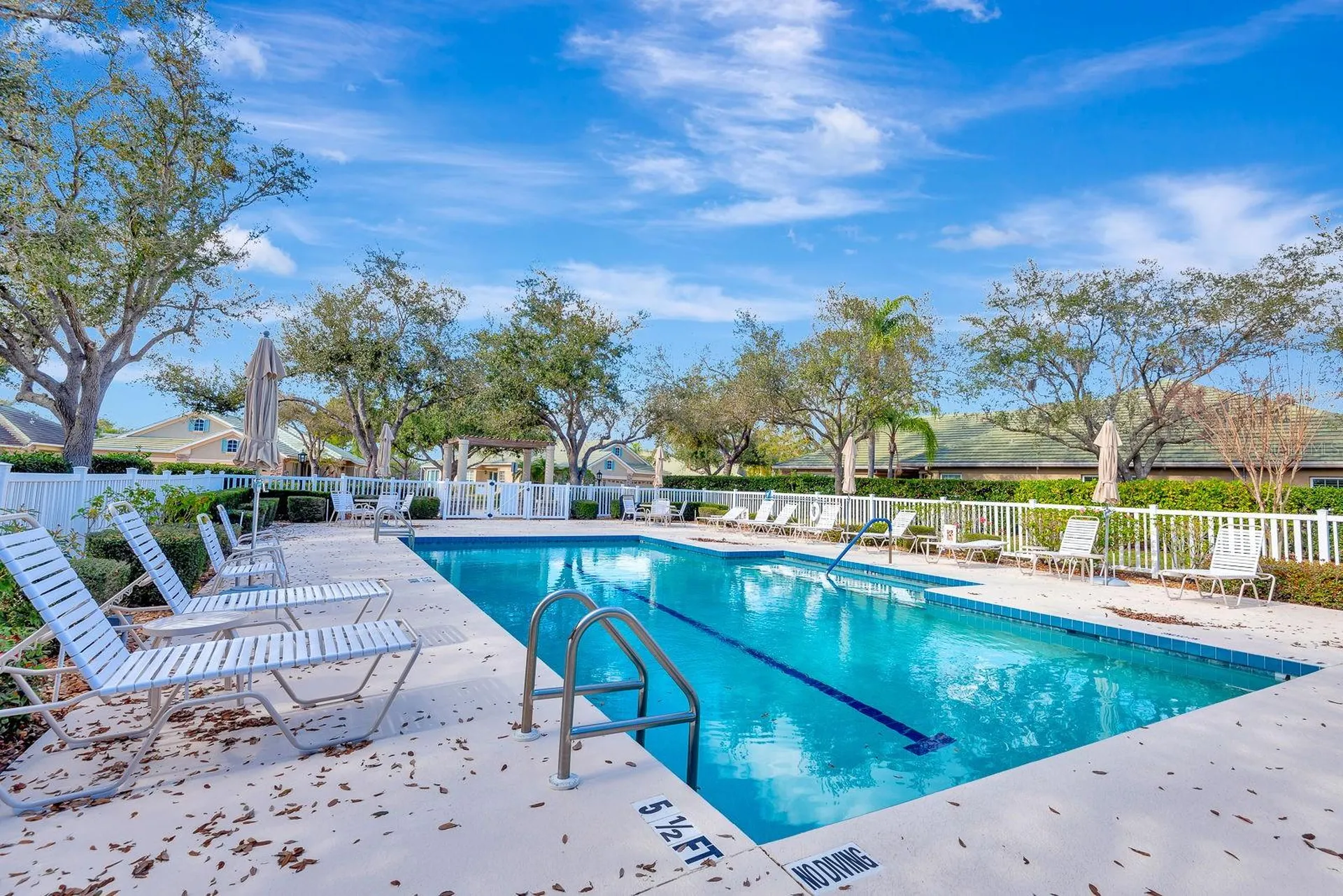 5035 Lakescene Place Sarasota FL 34243