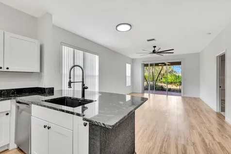 5035 Lakescene Place Sarasota FL 34243