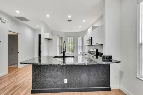 5035 Lakescene Place Sarasota FL 34243