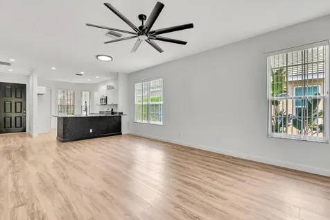 5035 Lakescene Place Sarasota FL 34243