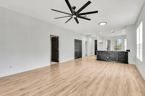 5035 Lakescene Place Sarasota FL 34243