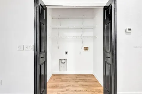 5035 Lakescene Place Sarasota FL 34243