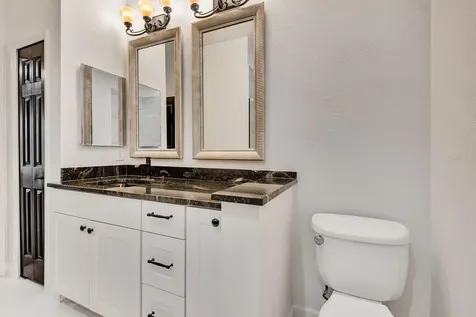 5035 Lakescene Place Sarasota FL 34243