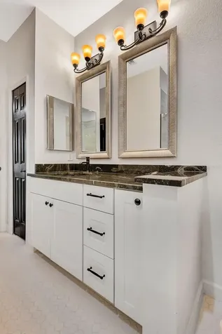 5035 Lakescene Place Sarasota FL 34243