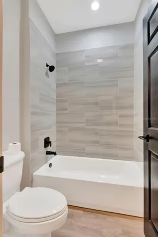 5035 Lakescene Place Sarasota FL 34243