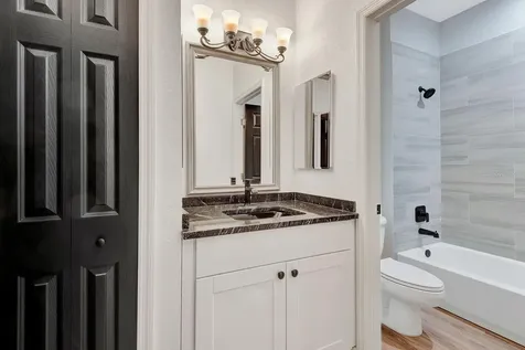 5035 Lakescene Place Sarasota FL 34243