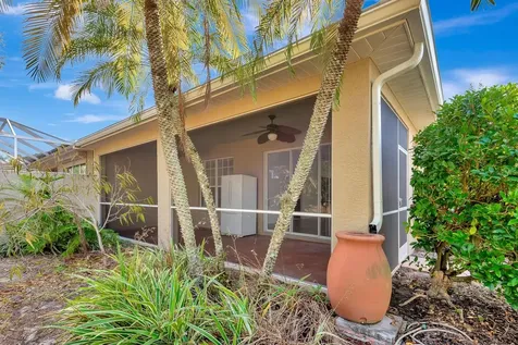 5035 Lakescene Place Sarasota FL 34243