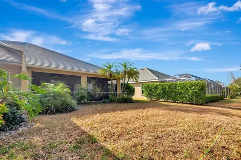 5035 Lakescene Place Sarasota FL 34243