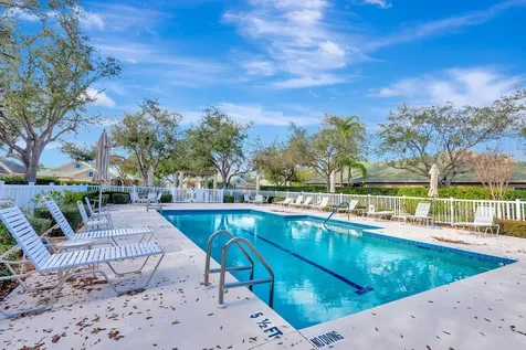 5035 Lakescene Place Sarasota FL 34243