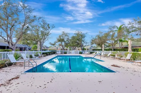 5035 Lakescene Place Sarasota FL 34243