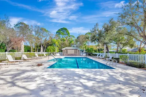 5035 Lakescene Place Sarasota FL 34243