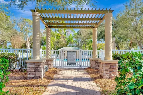 5035 Lakescene Place Sarasota FL 34243