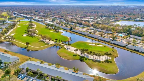 5035 Lakescene Place Sarasota FL 34243