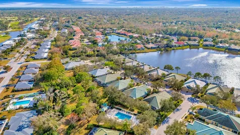 5035 Lakescene Place Sarasota FL 34243