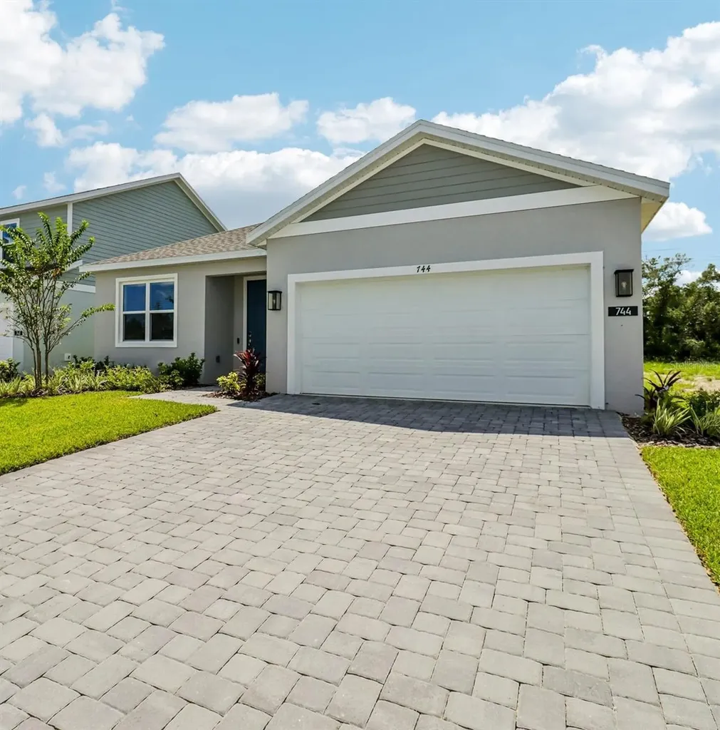 744 Farfields Street Deland FL 32724