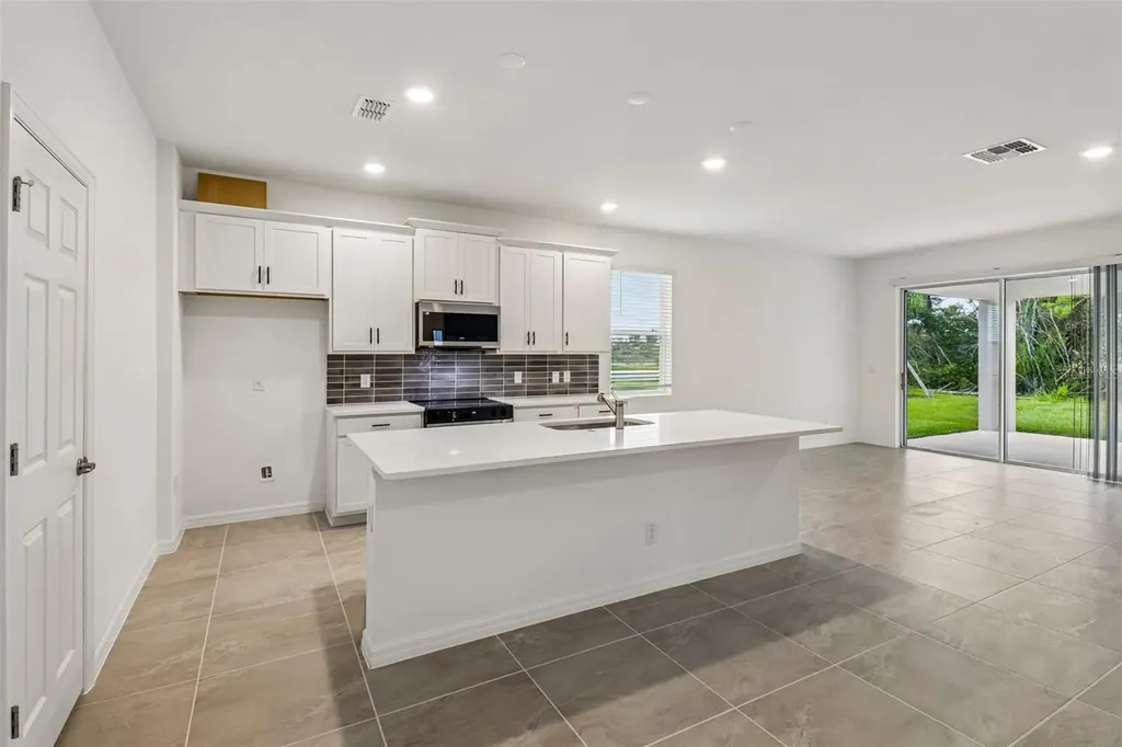 744 Farfields Street Deland FL 32724