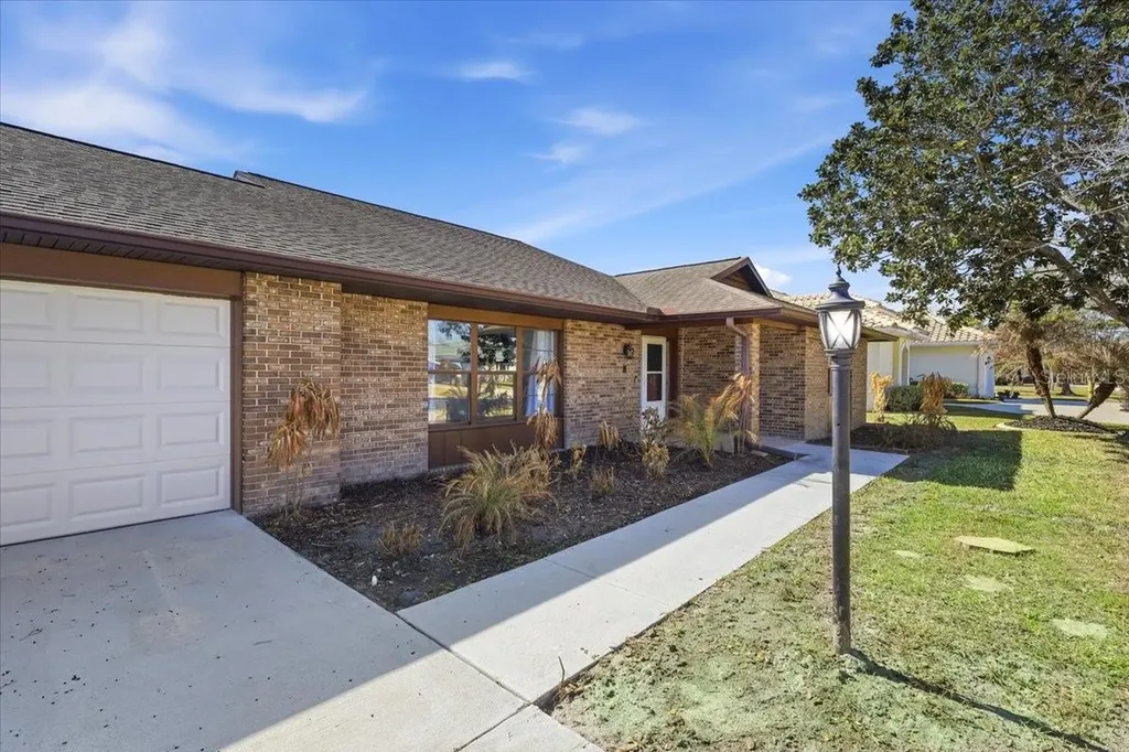 10 Flametree Court Palm Coast FL 32137