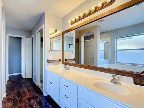 1024 Seneca Trail St Cloud FL 34772