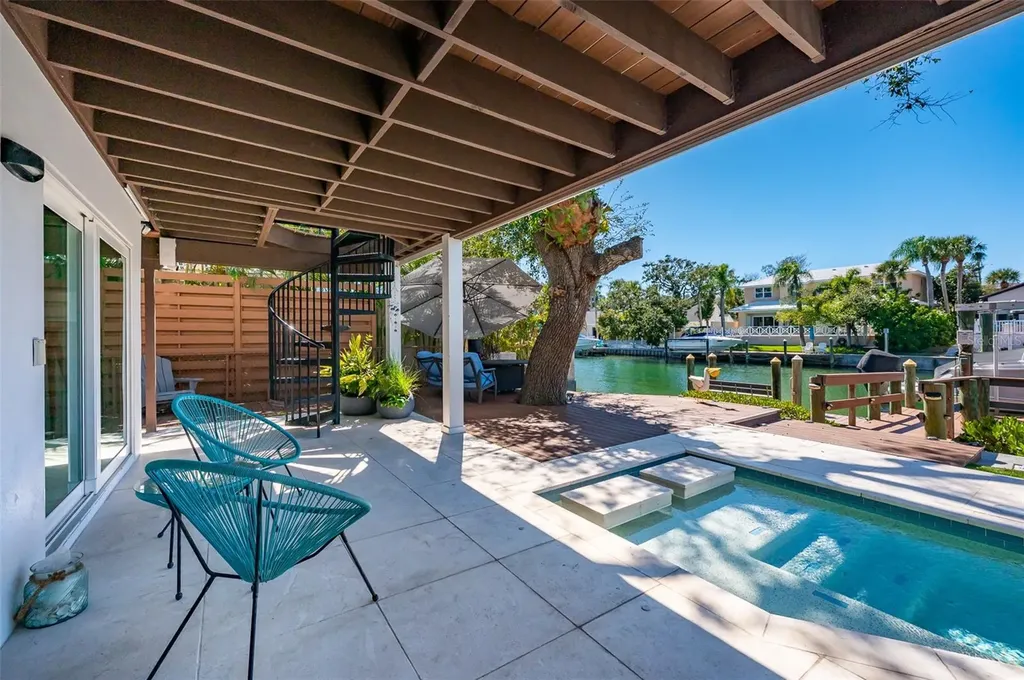 4938 Commonwealth Drive Sarasota FL 34242