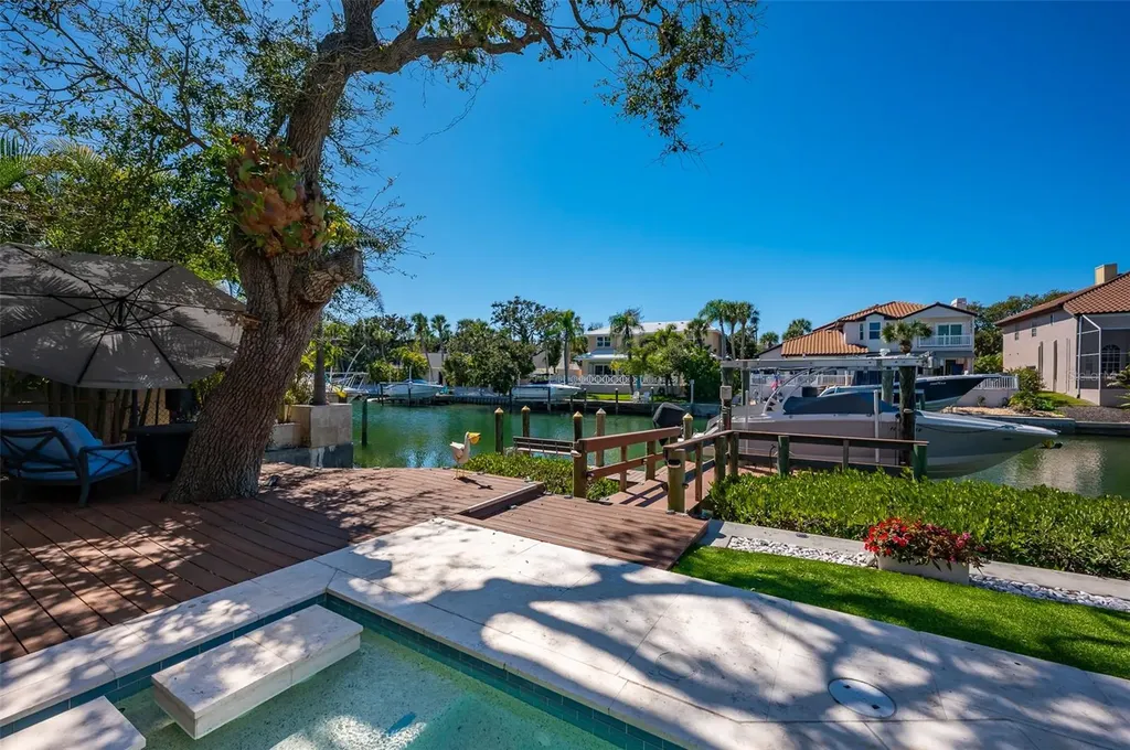 4938 Commonwealth Drive Sarasota FL 34242