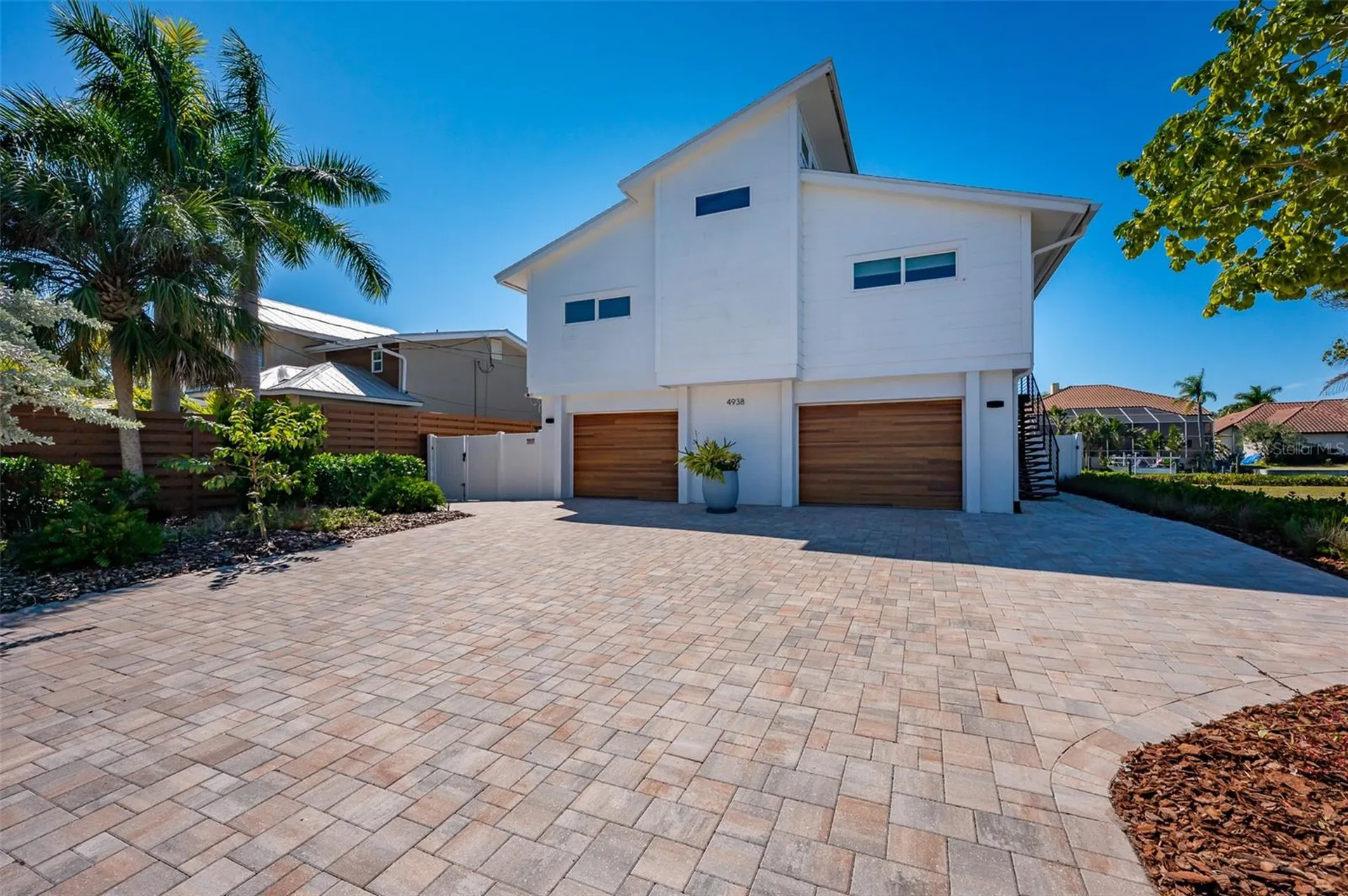 4938 Commonwealth Drive Sarasota FL 34242