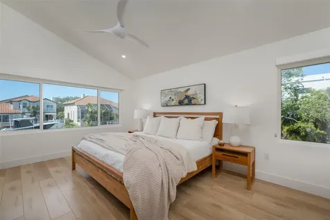 4938 Commonwealth Drive Sarasota FL 34242