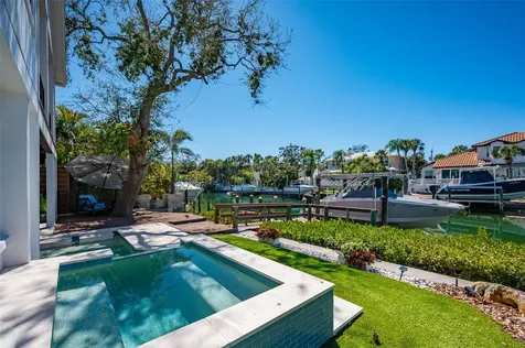 4938 Commonwealth Drive Sarasota FL 34242
