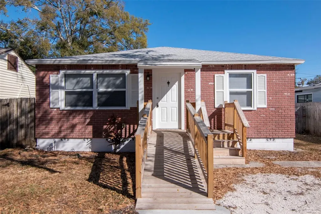 3305 56th Avenue N St Petersburg FL 33714