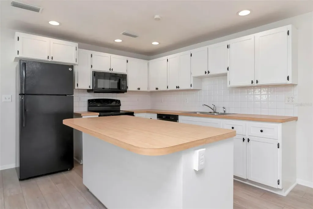3305 56th Avenue N St Petersburg FL 33714