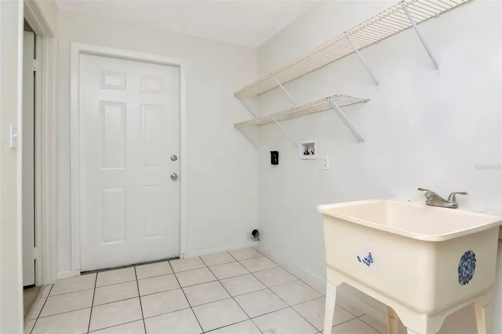 3305 56th Avenue N St Petersburg FL 33714
