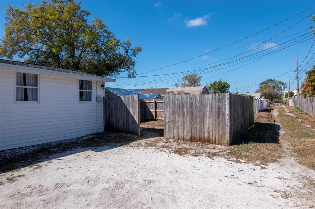 3305 56th Avenue N St Petersburg FL 33714