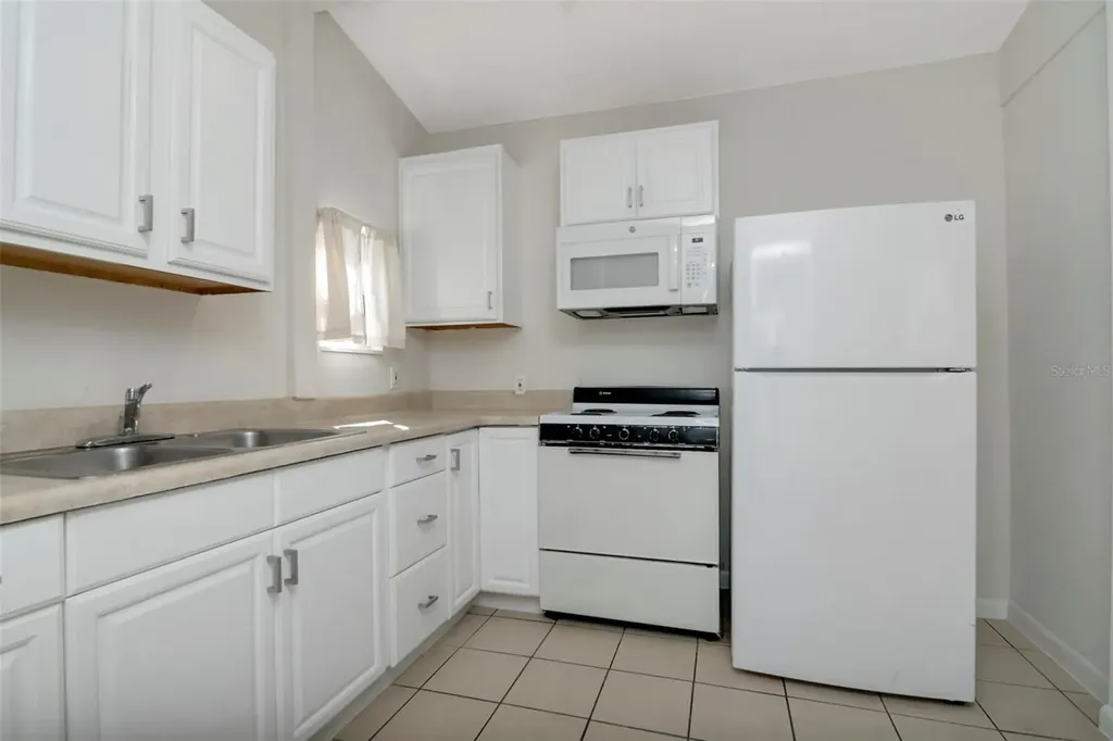 3305 56th Avenue N St Petersburg FL 33714