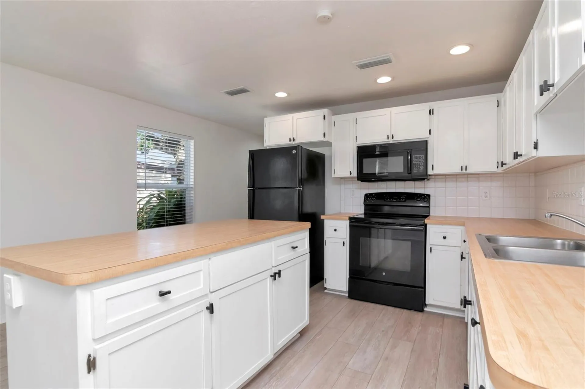 3305 56th Avenue N St Petersburg FL 33714
