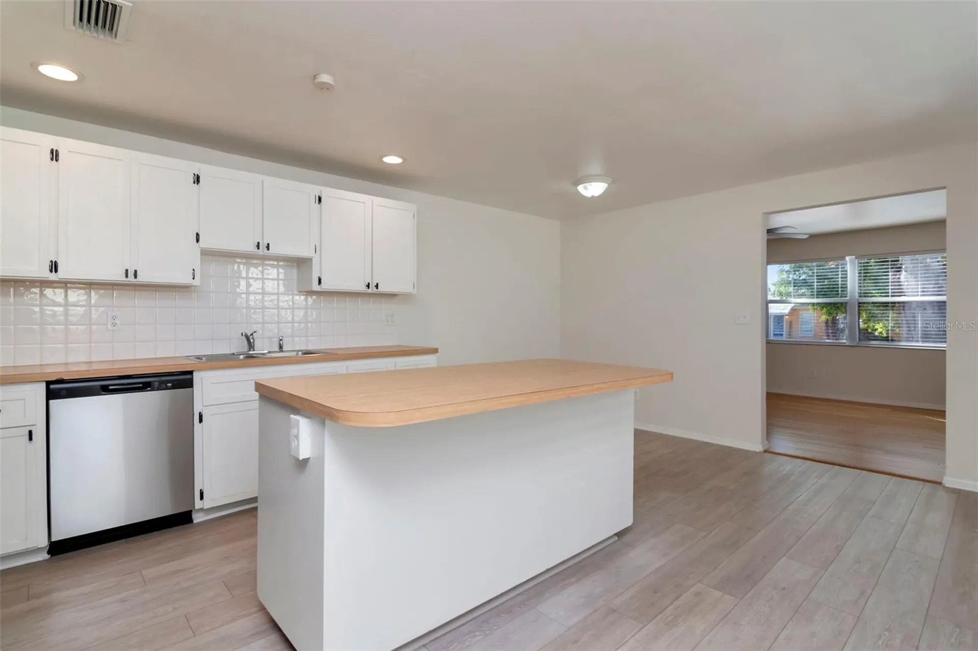 3305 56th Avenue N St Petersburg FL 33714