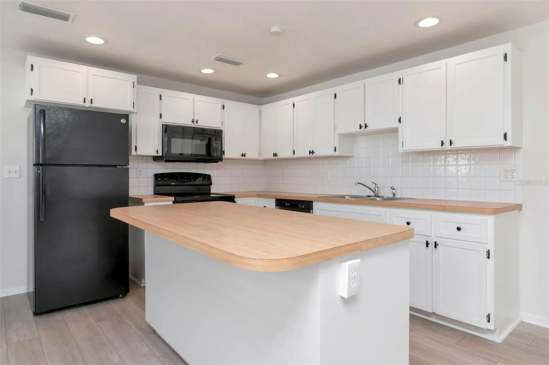 3305 56th Avenue N St Petersburg FL 33714