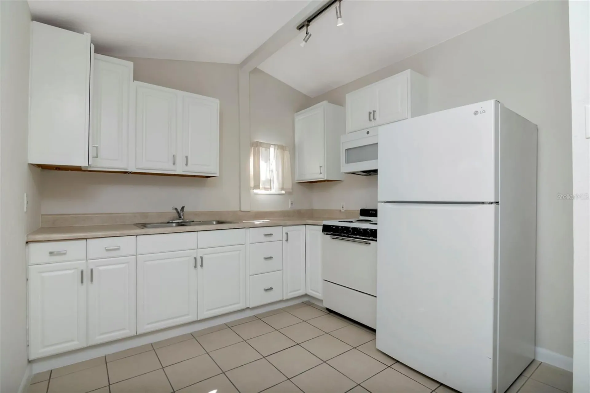 3305 56th Avenue N St Petersburg FL 33714