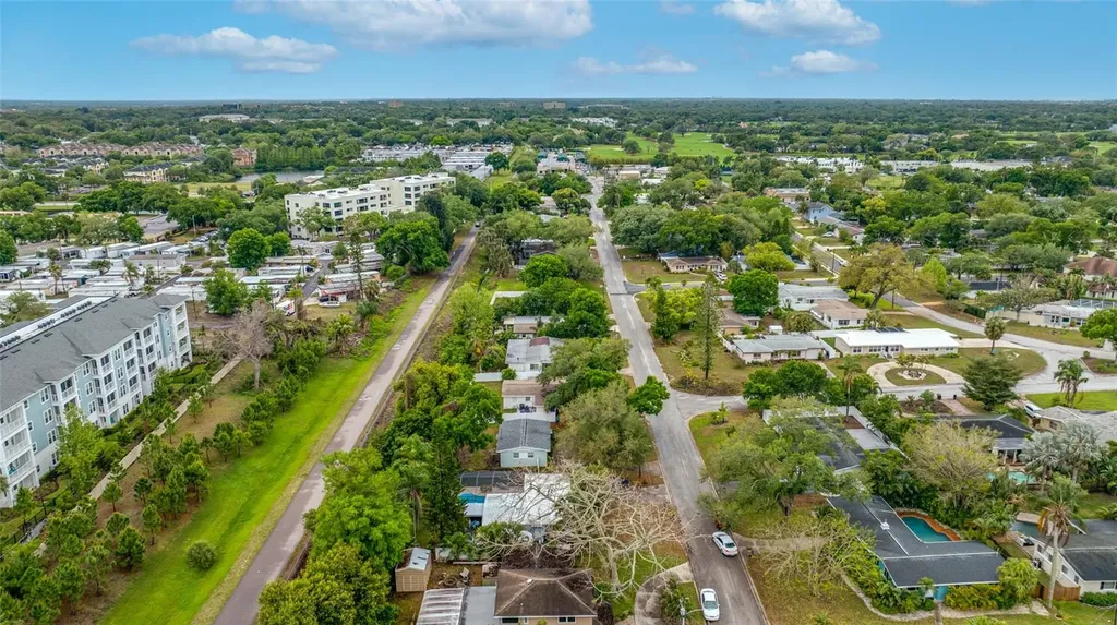 327 Barbara Circle Belleair FL 33756