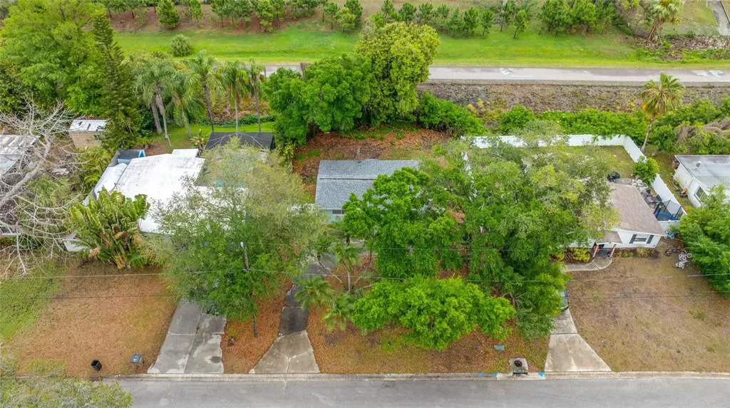 327 Barbara Circle Belleair FL 33756