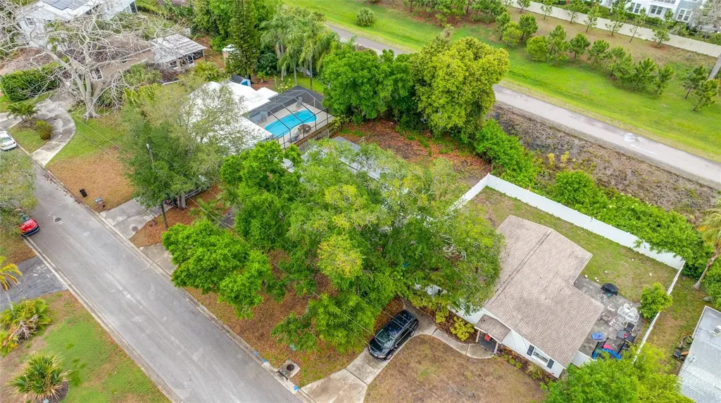 327 Barbara Circle Belleair FL 33756