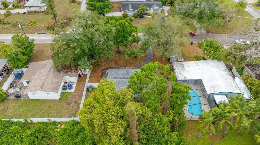 327 Barbara Circle Belleair FL 33756