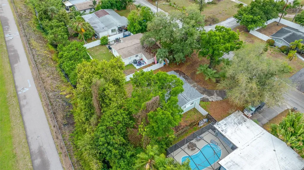 327 Barbara Circle Belleair FL 33756