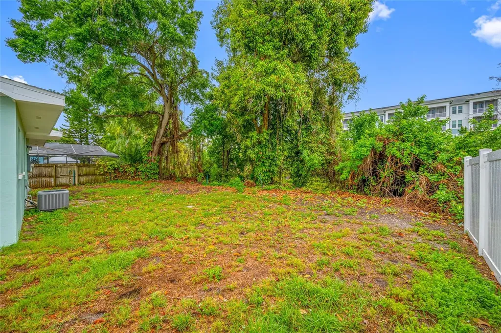 327 Barbara Circle Belleair FL 33756