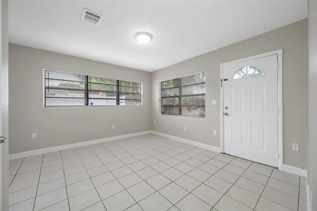327 Barbara Circle Belleair FL 33756