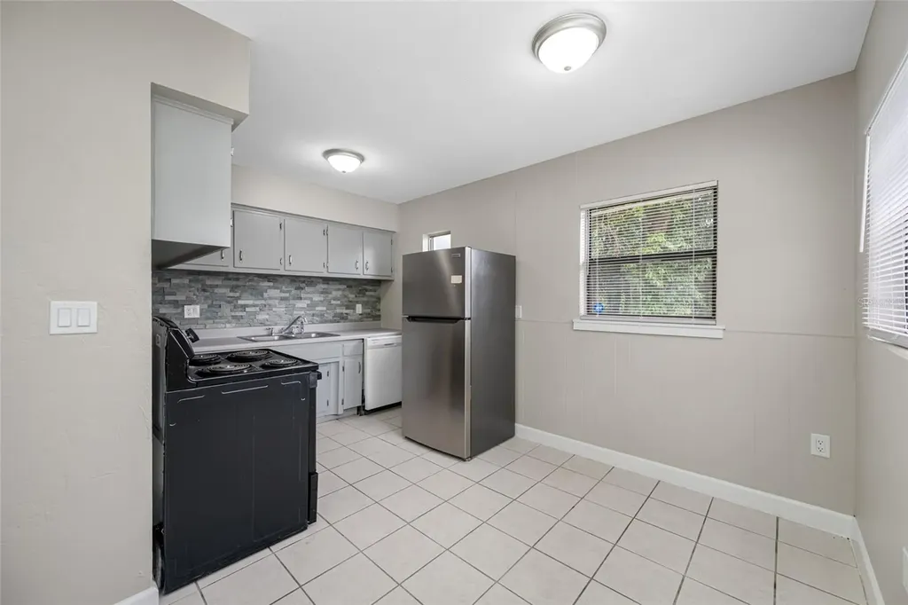 327 Barbara Circle Belleair FL 33756