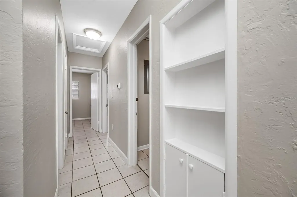327 Barbara Circle Belleair FL 33756