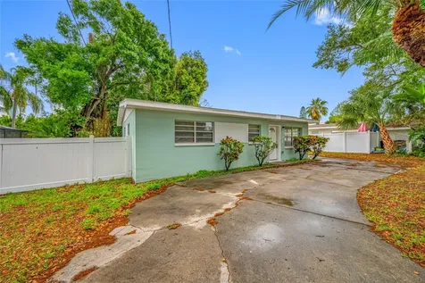 327 Barbara Circle Belleair FL 33756