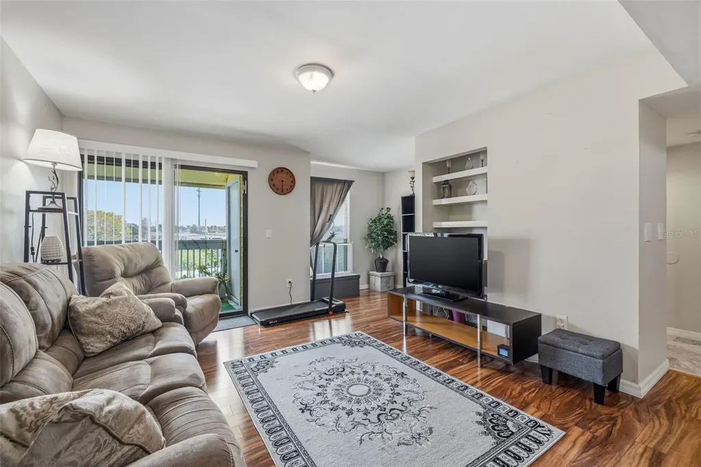 455 Alt 19 S Palm Harbor FL 34683