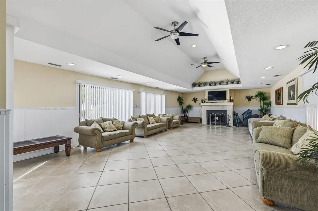 455 Alt 19 S Palm Harbor FL 34683