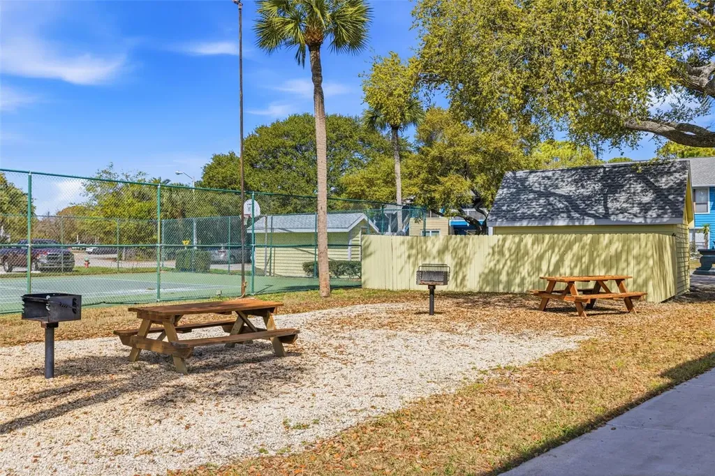 455 Alt 19 S Palm Harbor FL 34683