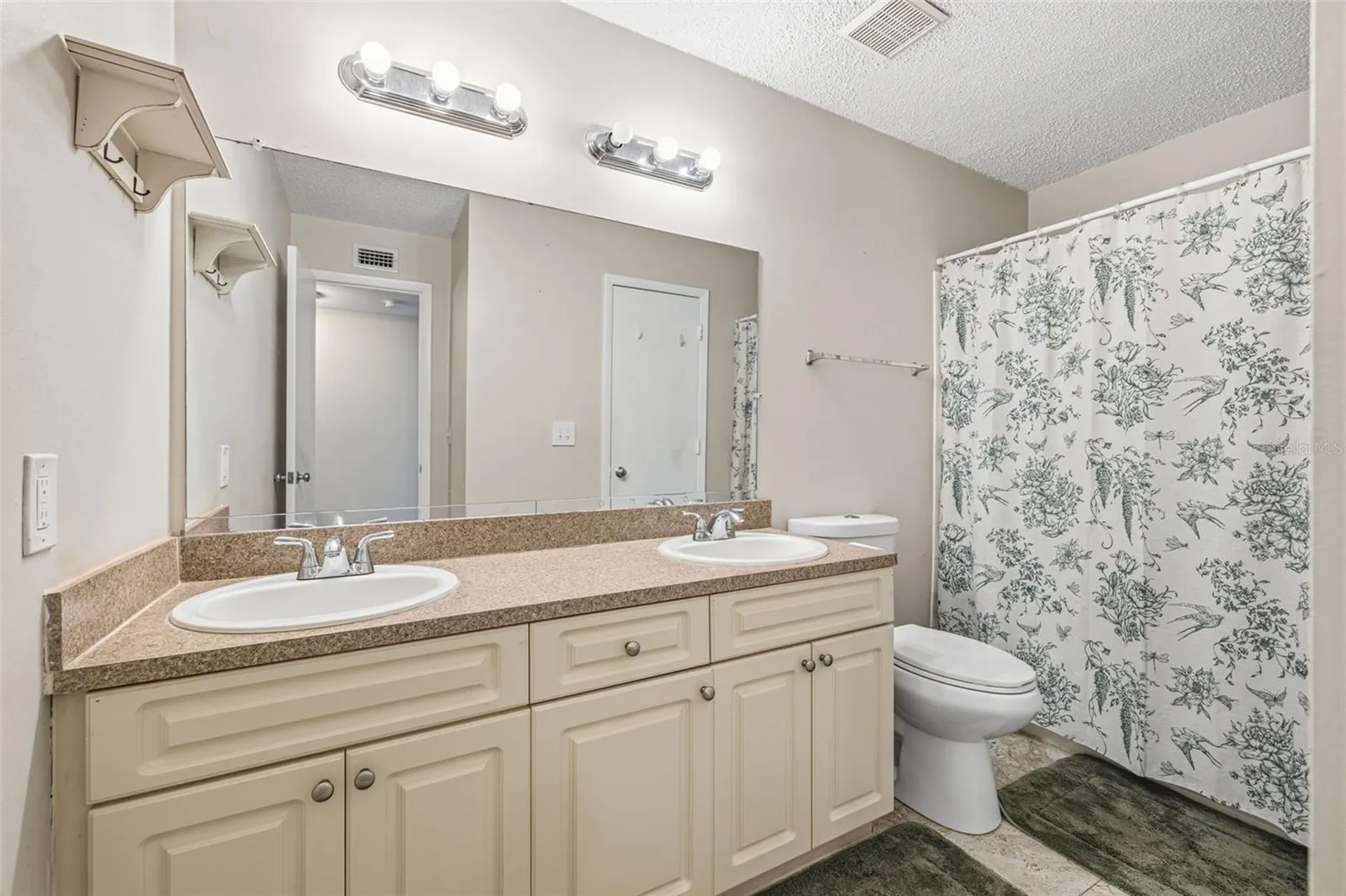 455 Alt 19 S Palm Harbor FL 34683